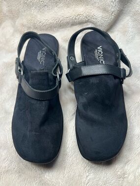 Vionic “Adelaide” with orthaheel technology